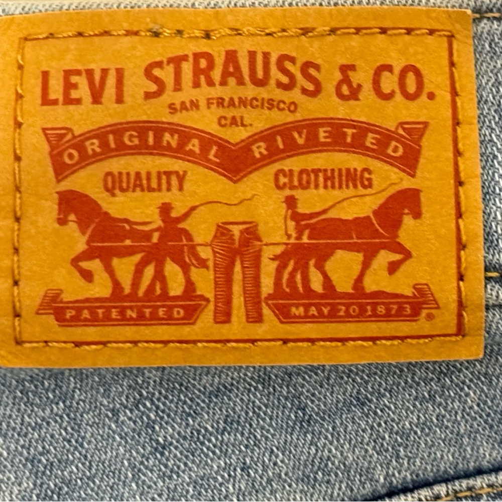 Levi’s Women's Premium Bermuda Shorts Size 27 - Picture 12 of 13